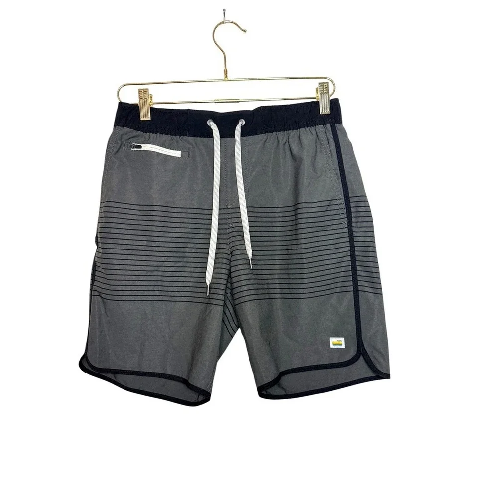 Vuori Banks Shorts Mens Small Charcoal Linear Stripe Grey Boardshorts V330 7in